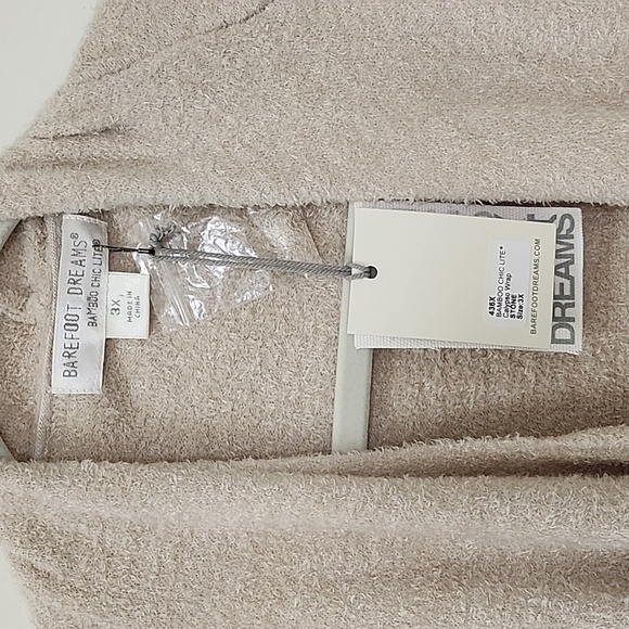 NWT BAREFOOT DREAMS Chic Lite Calypso Wrap Stone size 3X - Picture 7 of 16